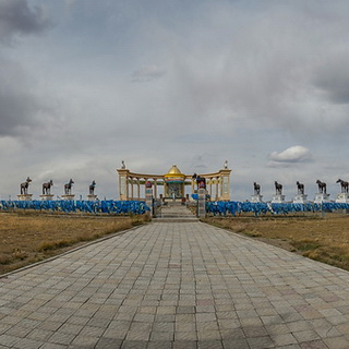Arvaikheer - Horse memorial monument